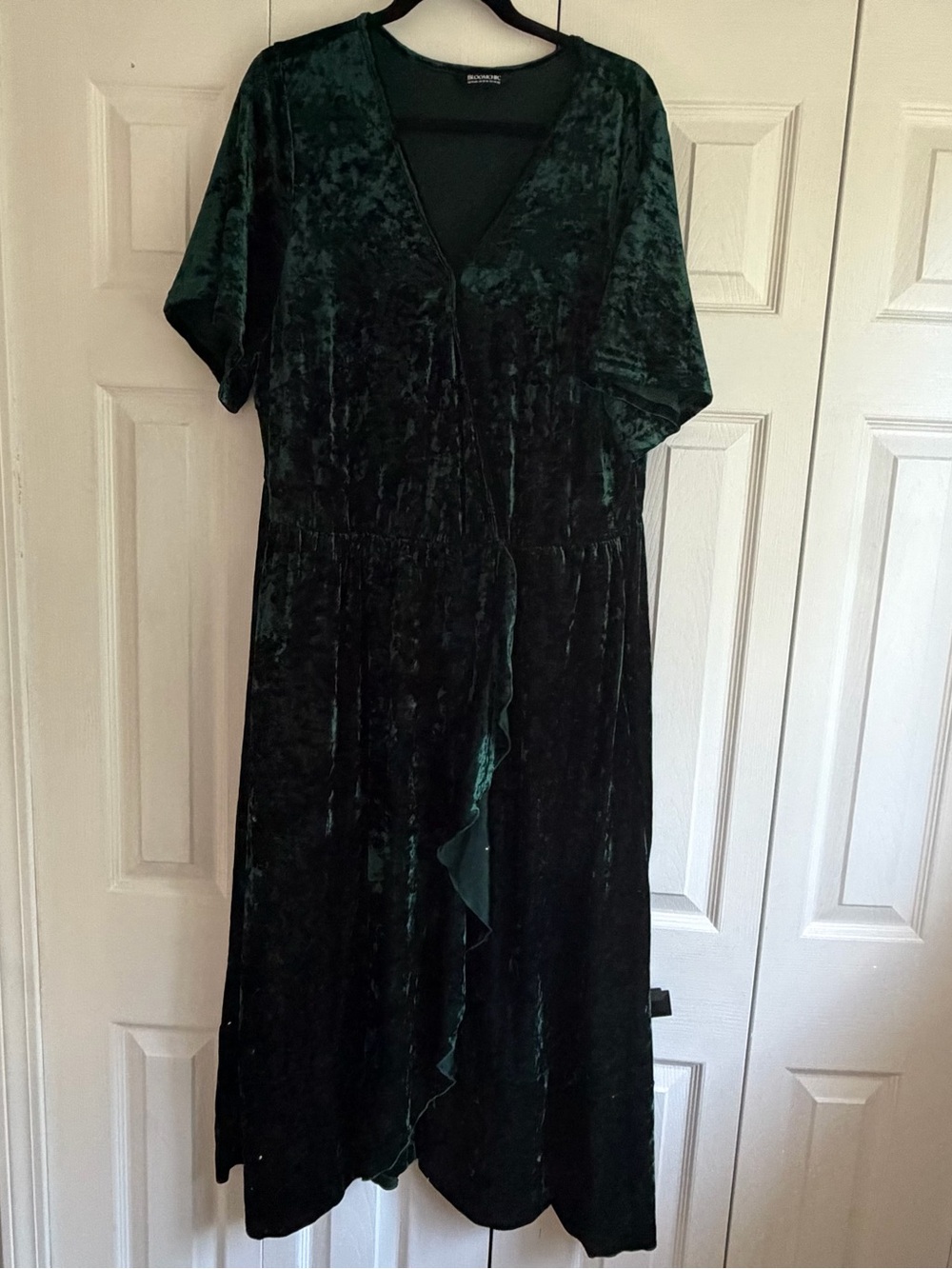 BloomChic Dark Green Velvet Wrap-Front Midi Dress